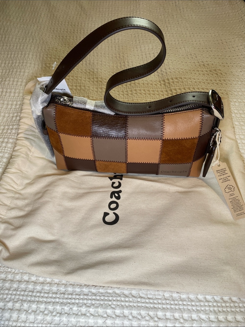 NWT Coachtopia Patchwork Leather Shoulder Bag in (Tan Multi) Brown & Tan colors🐻